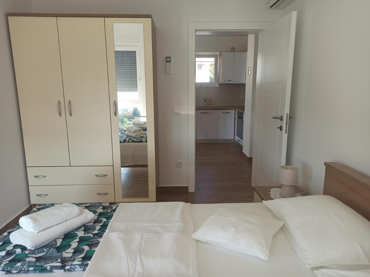 Apartment Bolanca Primosten Bagian luar foto