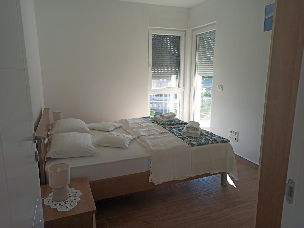Apartment Bolanca Primosten Bagian luar foto