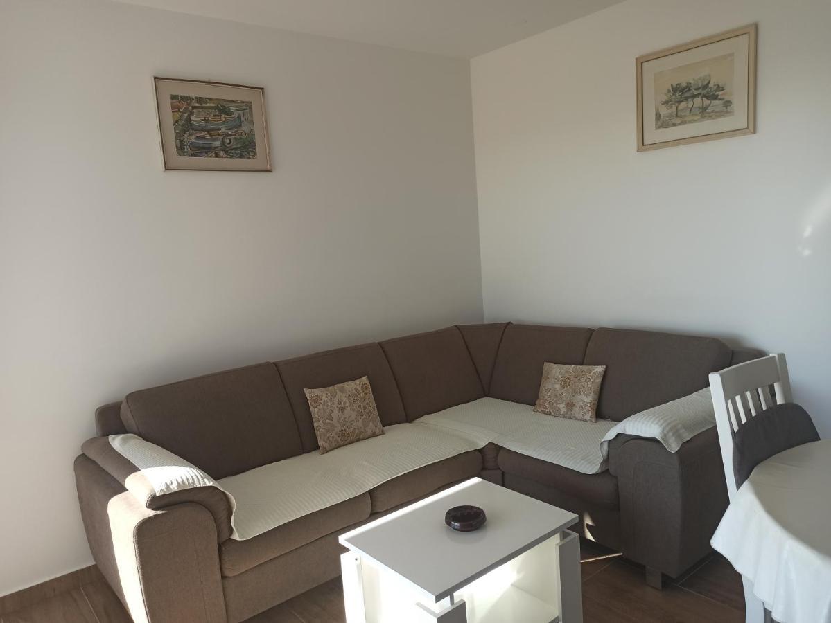 Apartment Bolanca Primosten Bagian luar foto